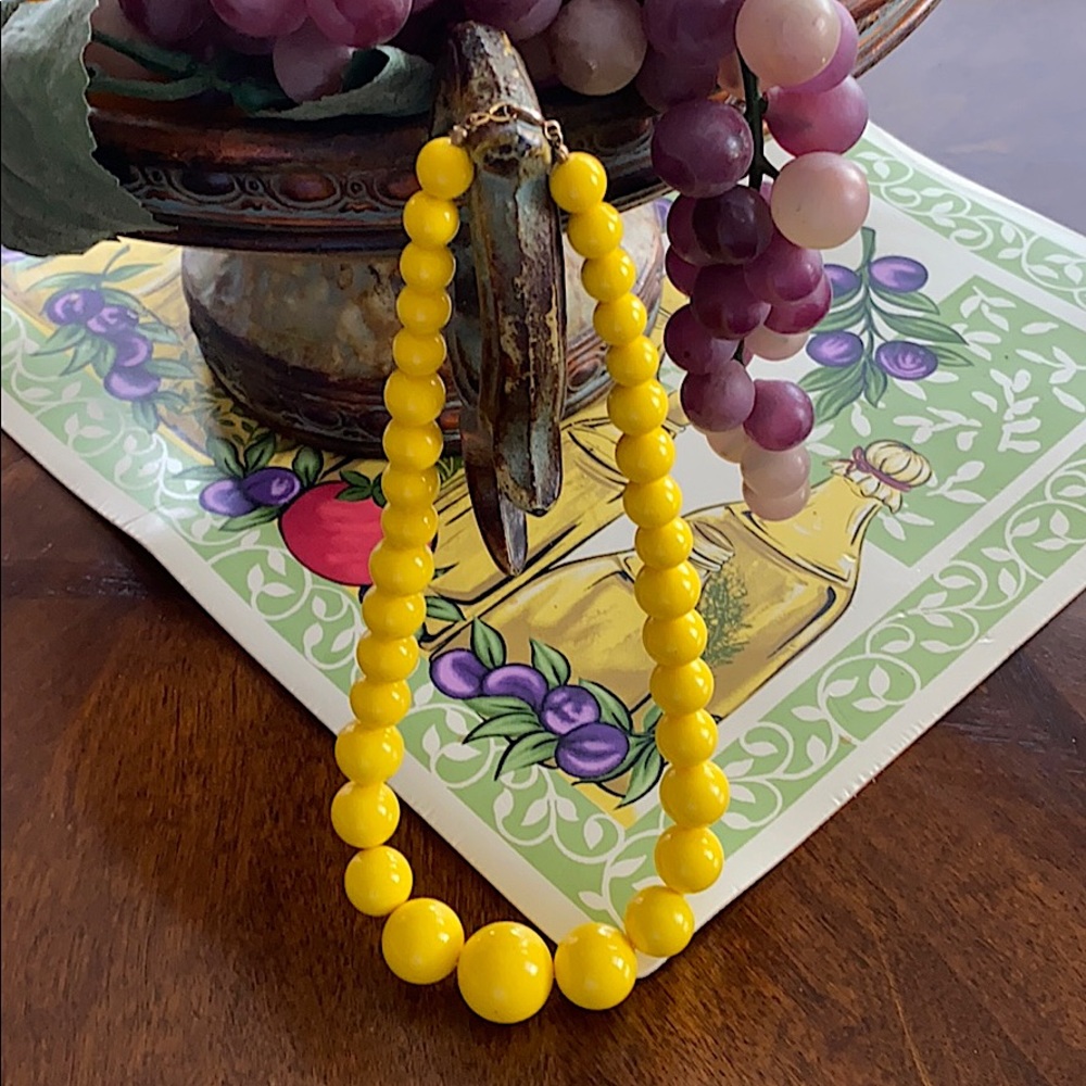 Ladies necklace